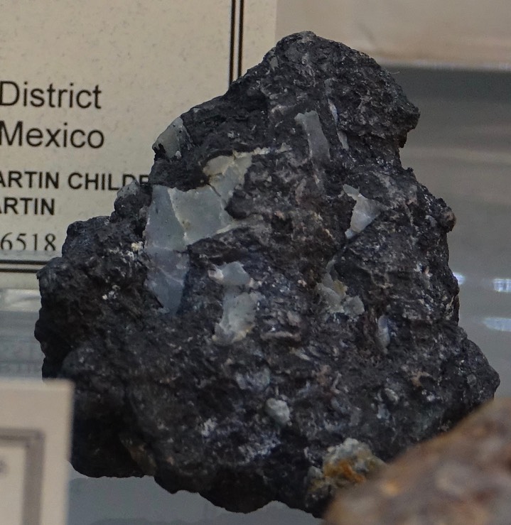 Chlorargyrite (AgCl)